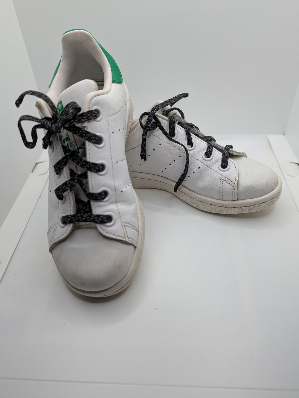 Kids Adidas Stan Smith Sneakers. Size 11 youth/toddler
